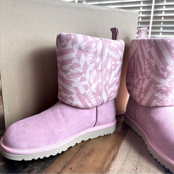 UGG CLASSIC Short Jersey Stripe Boot - Picture 5 of 6